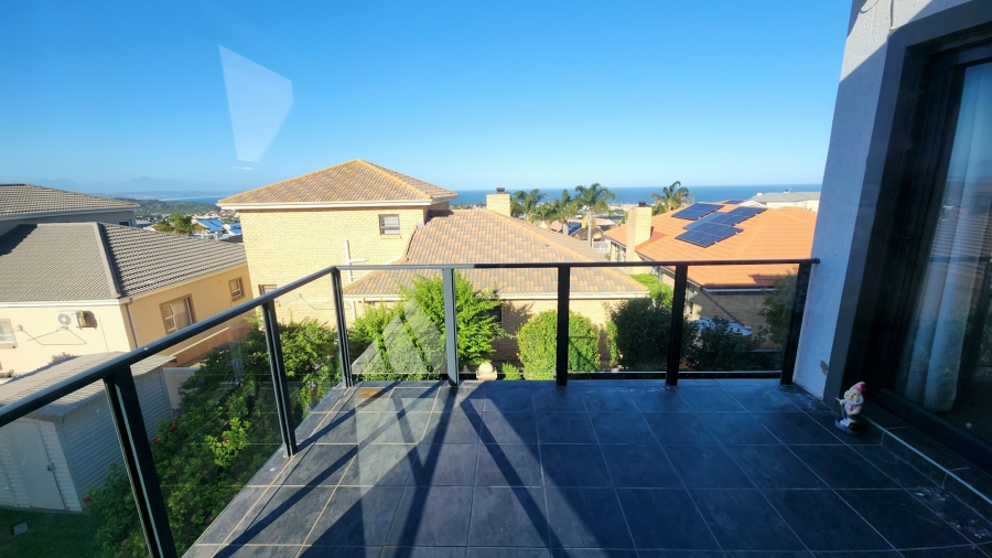 4 Bedroom Property for Sale in Hartenbos Heuwels Western Cape